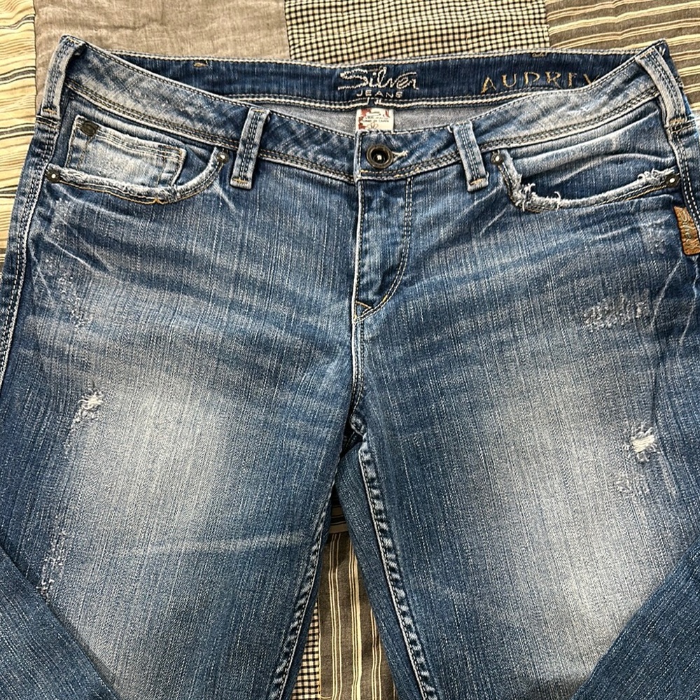 Silver Jeans Co. Distressed Blue Jeans